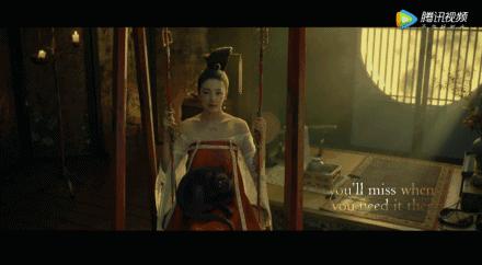 张雨绮雨化田,张雨绮撑伞