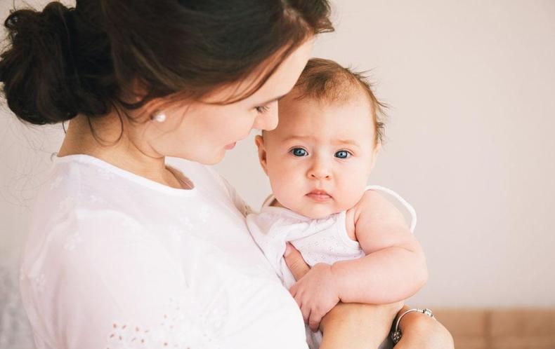 宝宝中暑的症状表现有哪些,夏天预防中暑应多喝什么