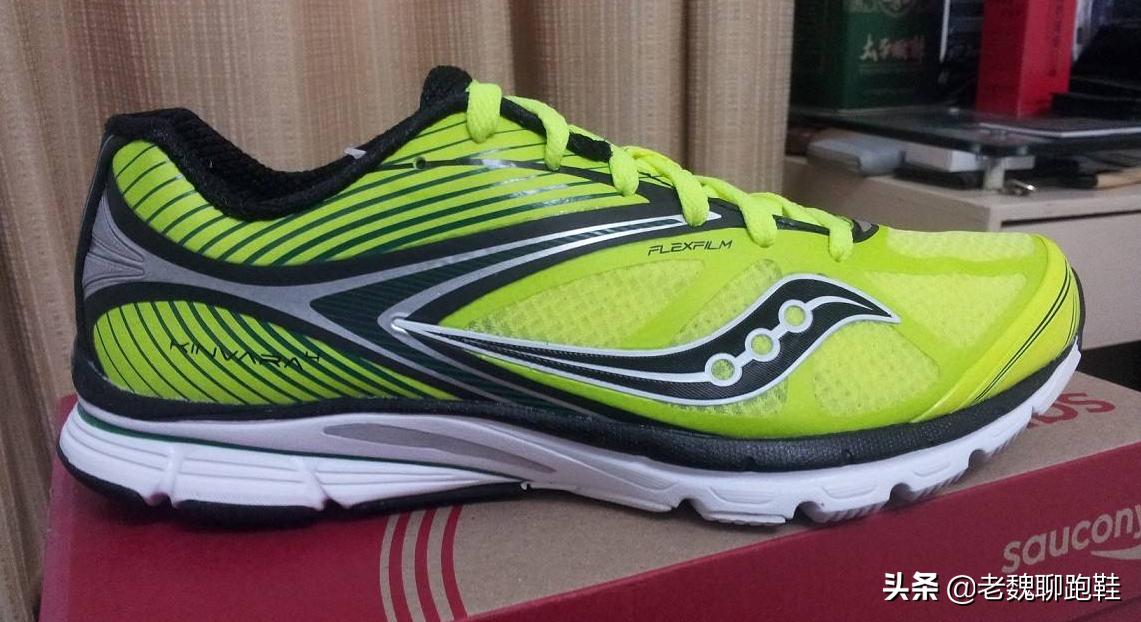 亚瑟士asics跑鞋是碳板跑鞋吗,asics是真皮鞋子吗