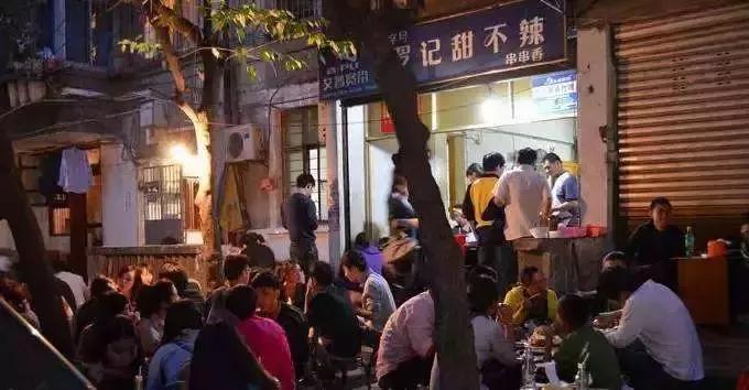 成都人小心！到这三个小区里吃“鬼饮食”？进去了就别想出来