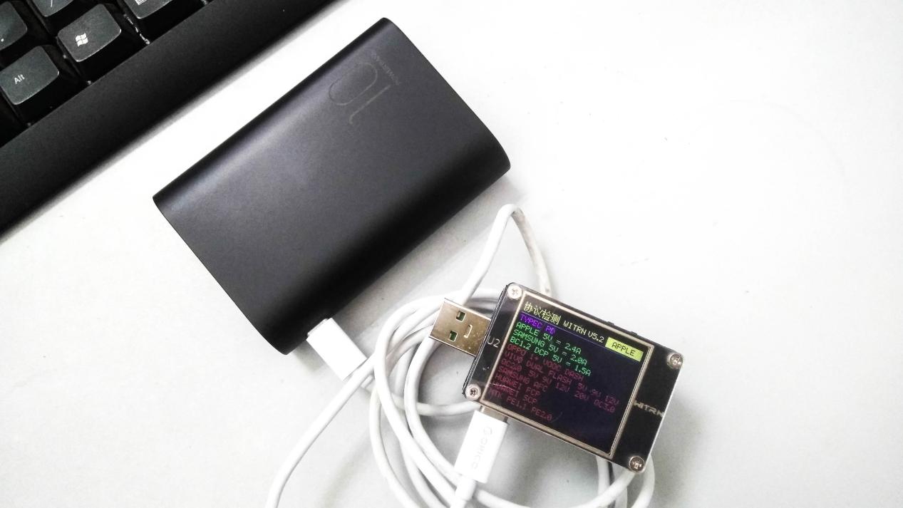 图拉斯自带线快充,图拉斯移动电源