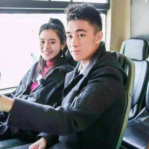 奚梦瑶何猷君戴情侣帽逛街,奚梦瑶同款帽子