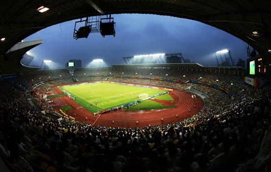 中超16强主场场馆,球迷观看中超比赛