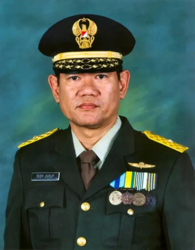 熊德怡——苏哈托时期印尼唯一的华人准将之生平轶事