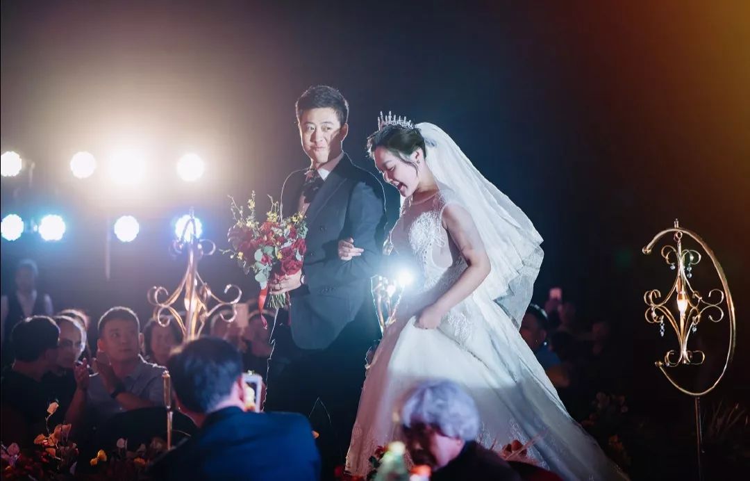 新郎姐姐致辞发言稿,婚礼新郎简单致辞30秒