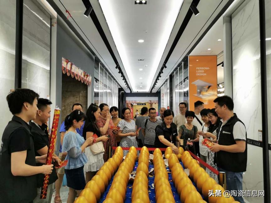 46年瓷砖老品牌焕新记:一年布局6个中心仓,半年新开百家店面