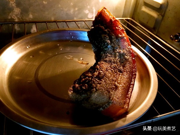 最好吃的咸猪肉做法,一蒸就特别好吃咸的猪肉