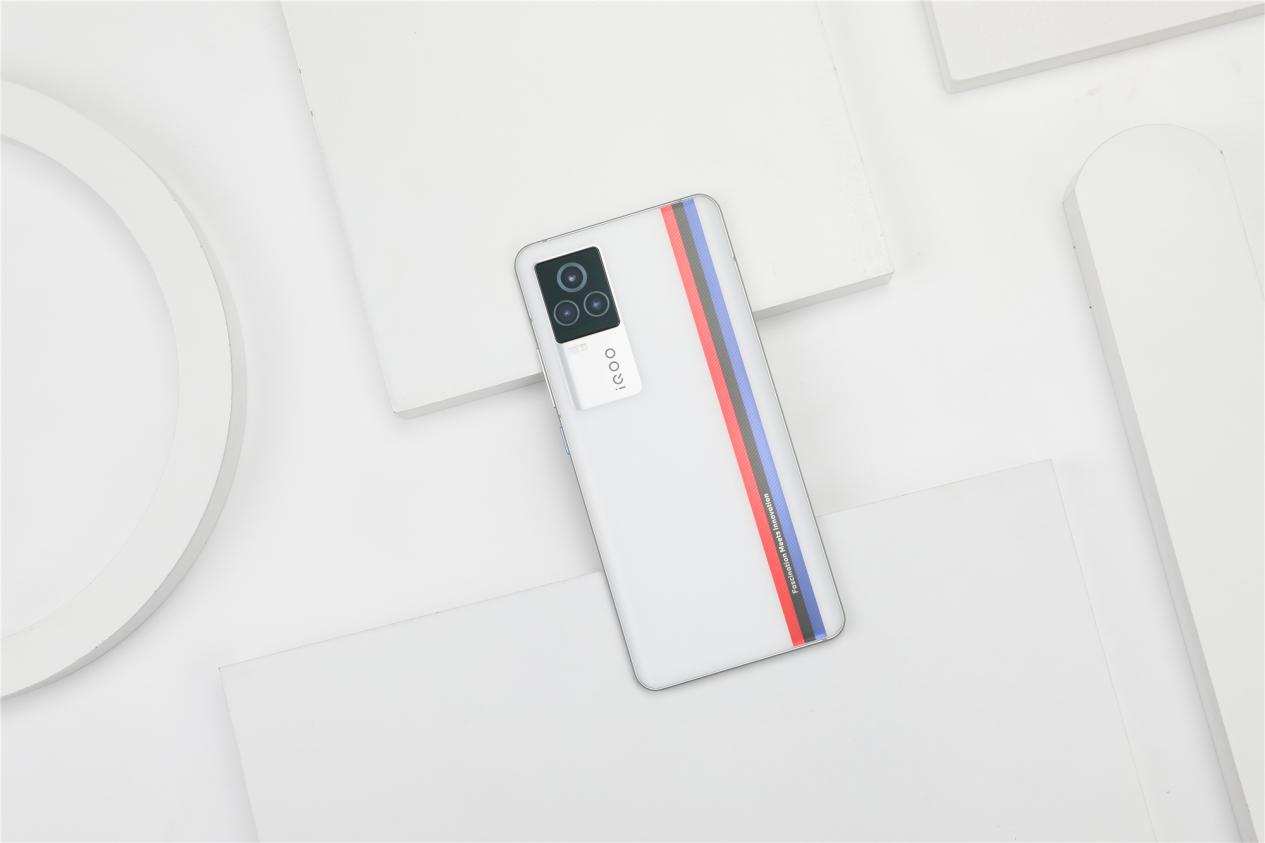 iqoo7传奇版和普通的有什么区别,iqoo7传奇版和普通版的有区别吗