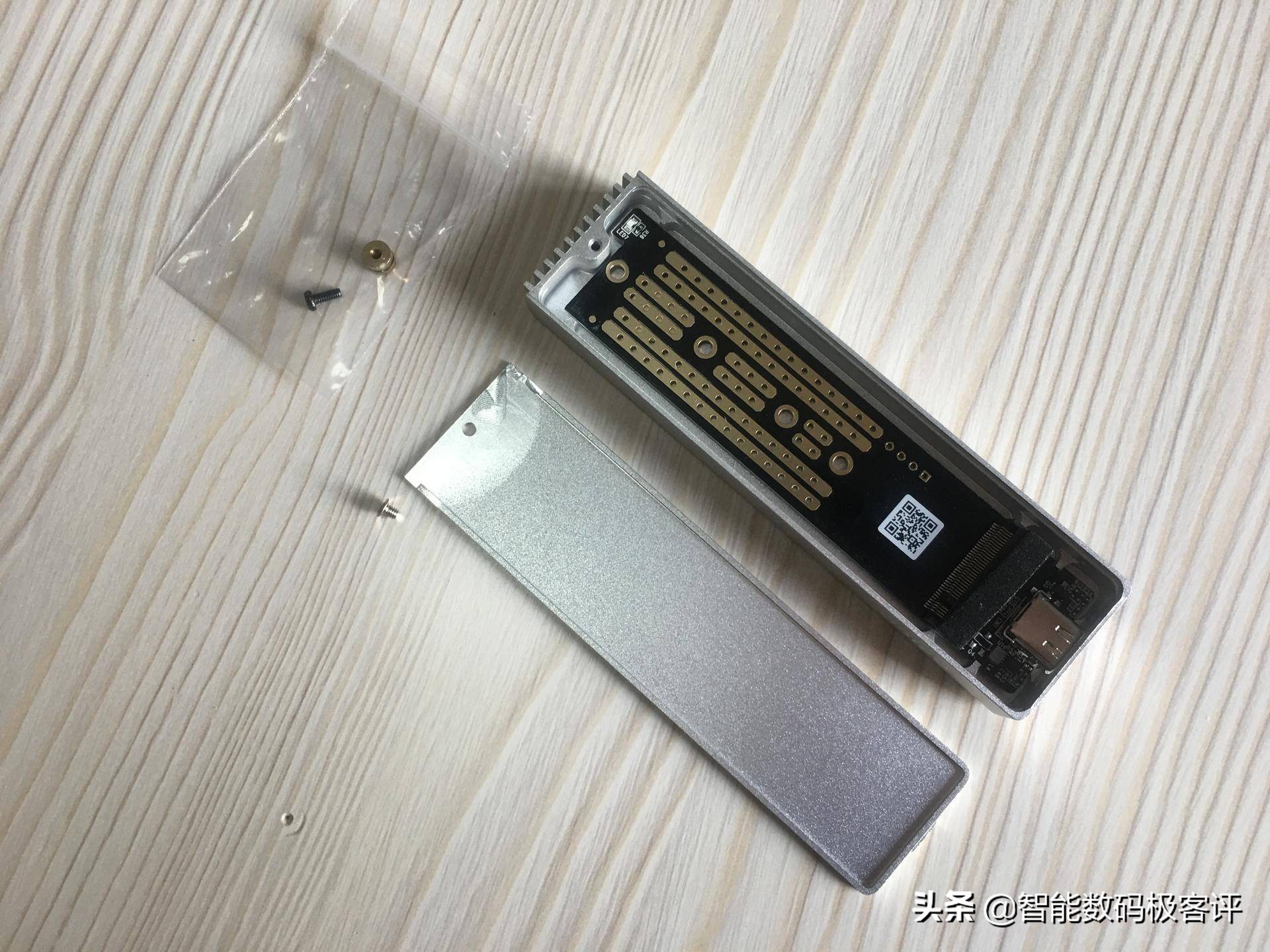 奥睿科m2风扇散热硬盘盒评测,奥睿科nvme极速硬盘