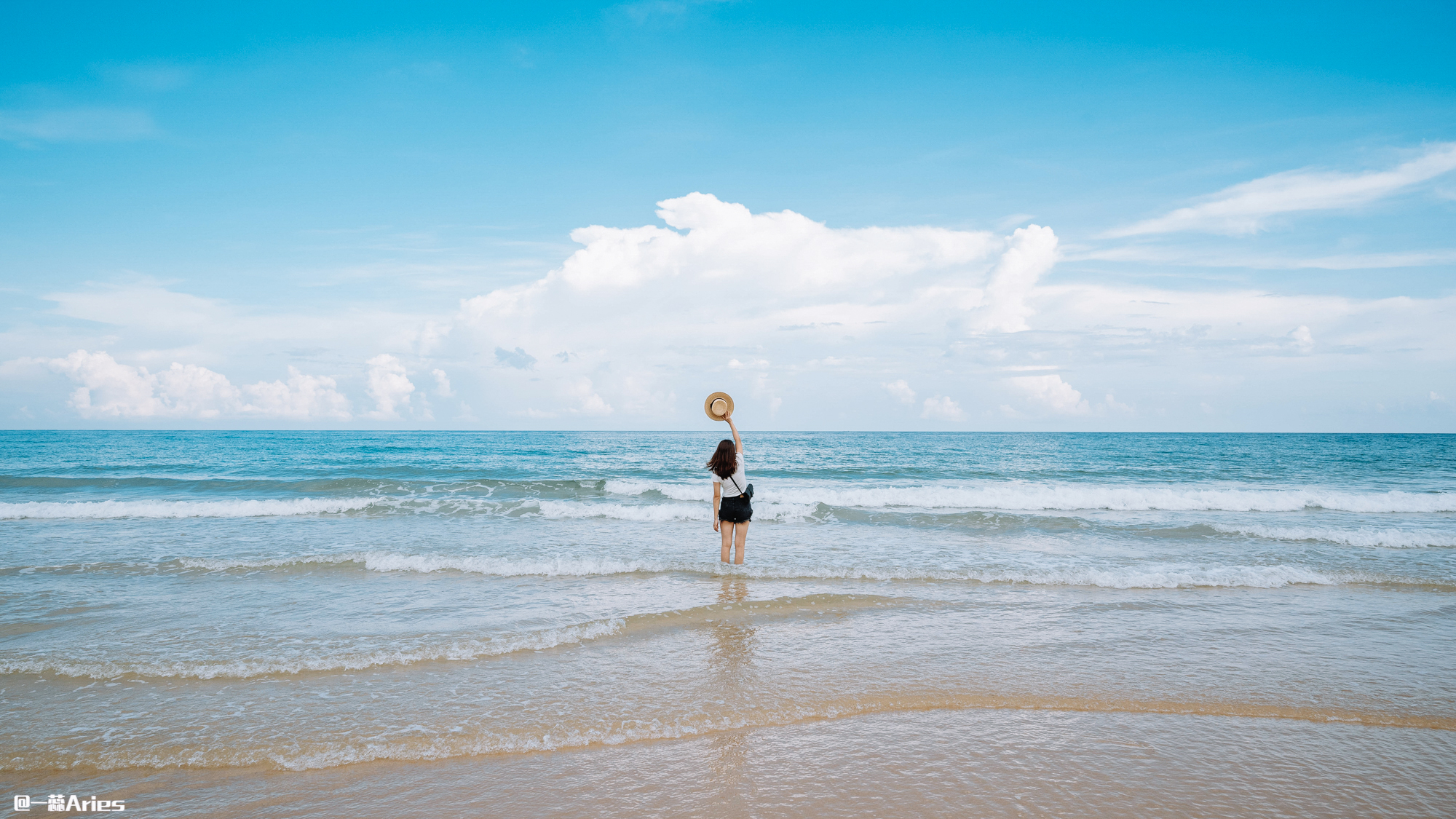 海南月亮湾旅游攻略,海南最美海湾旅游攻略