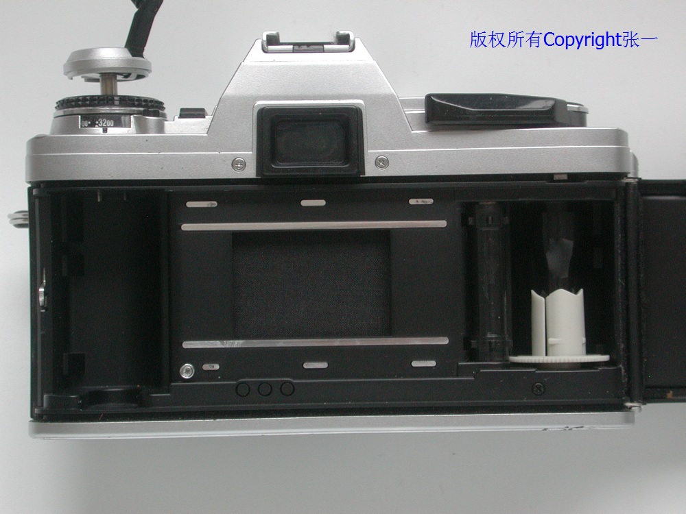 由中国海鸥DF-300贴牌而来的德国RevueDF-300单反照相机！