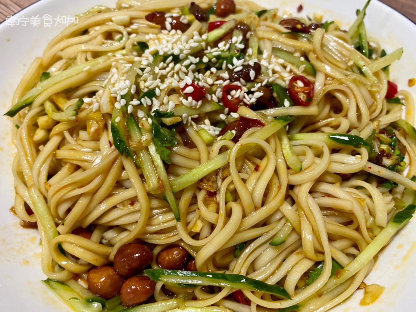 面条别再水煮了这样做劲道爽滑,煮面时水开了之后用开小火吗