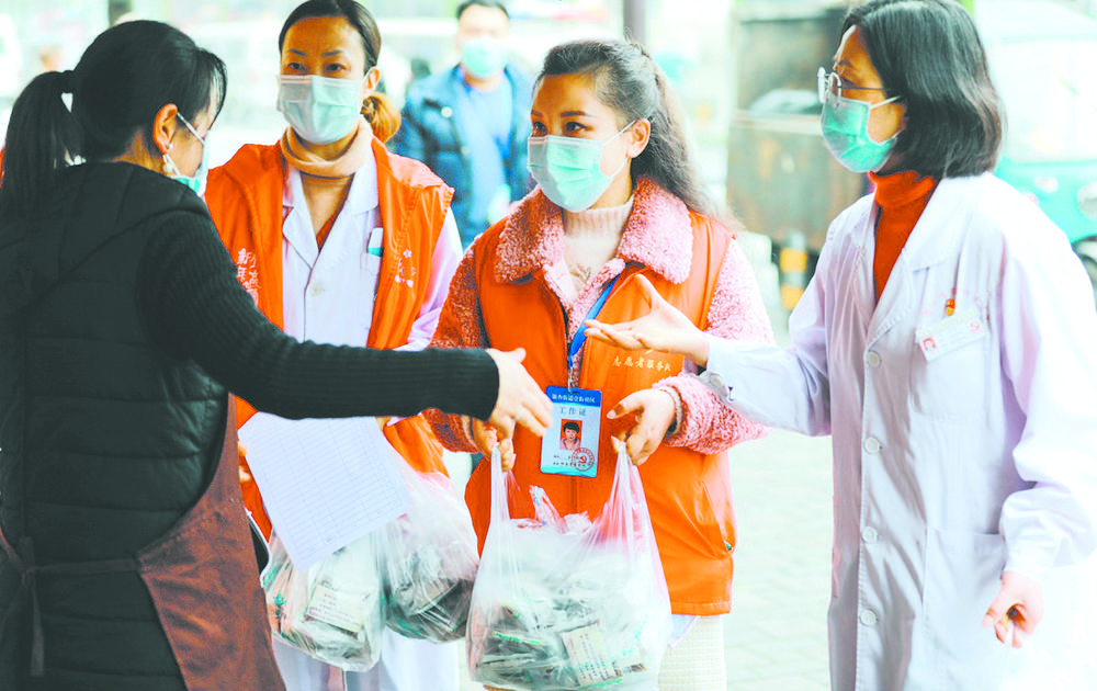 最小社区工作者抗疫感人事迹 (民政部社区抗疫先锋人物事迹)