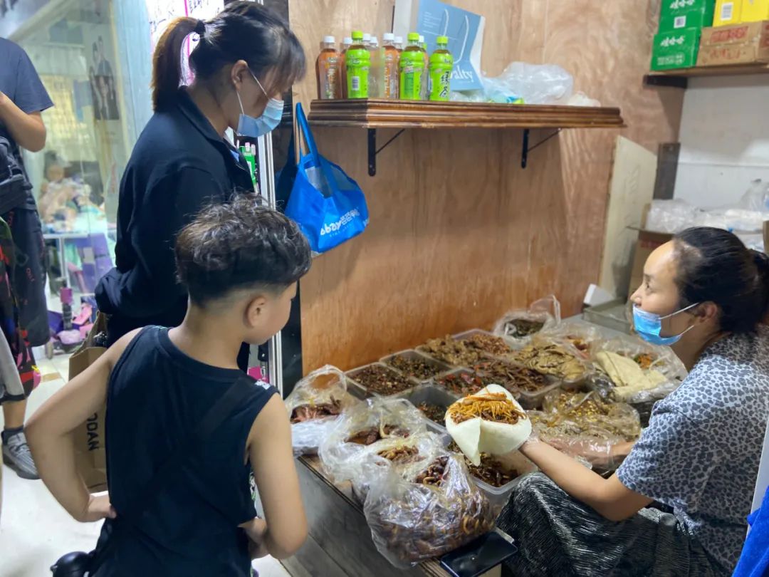 徐州闫二姐卷饼学习多少钱,闫二姐卷饼真有那么火爆吗