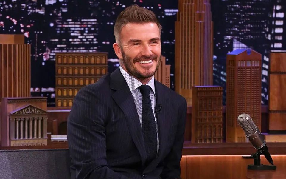 贝克汉姆最适合的发型,2001贝克汉姆寸头视频