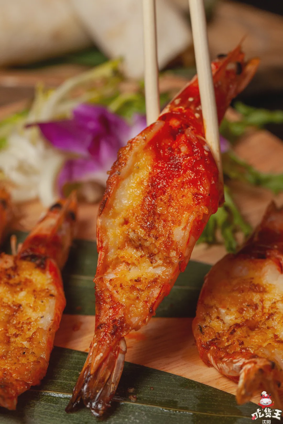 这家藏在居民楼里の「复古酒吧」，居然靠着“人气美食”上位？