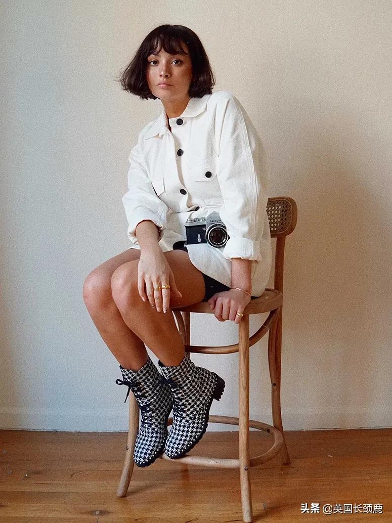 鞋柜秋冬马丁靴,鞋柜冬季靴子