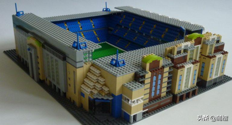 乐高曼联老特拉福德足球场,用积木拼足球球场