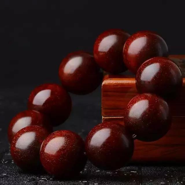 沉香海黄小叶紫檀的区别图片欣赏,小叶紫檀海黄沉香手串价值