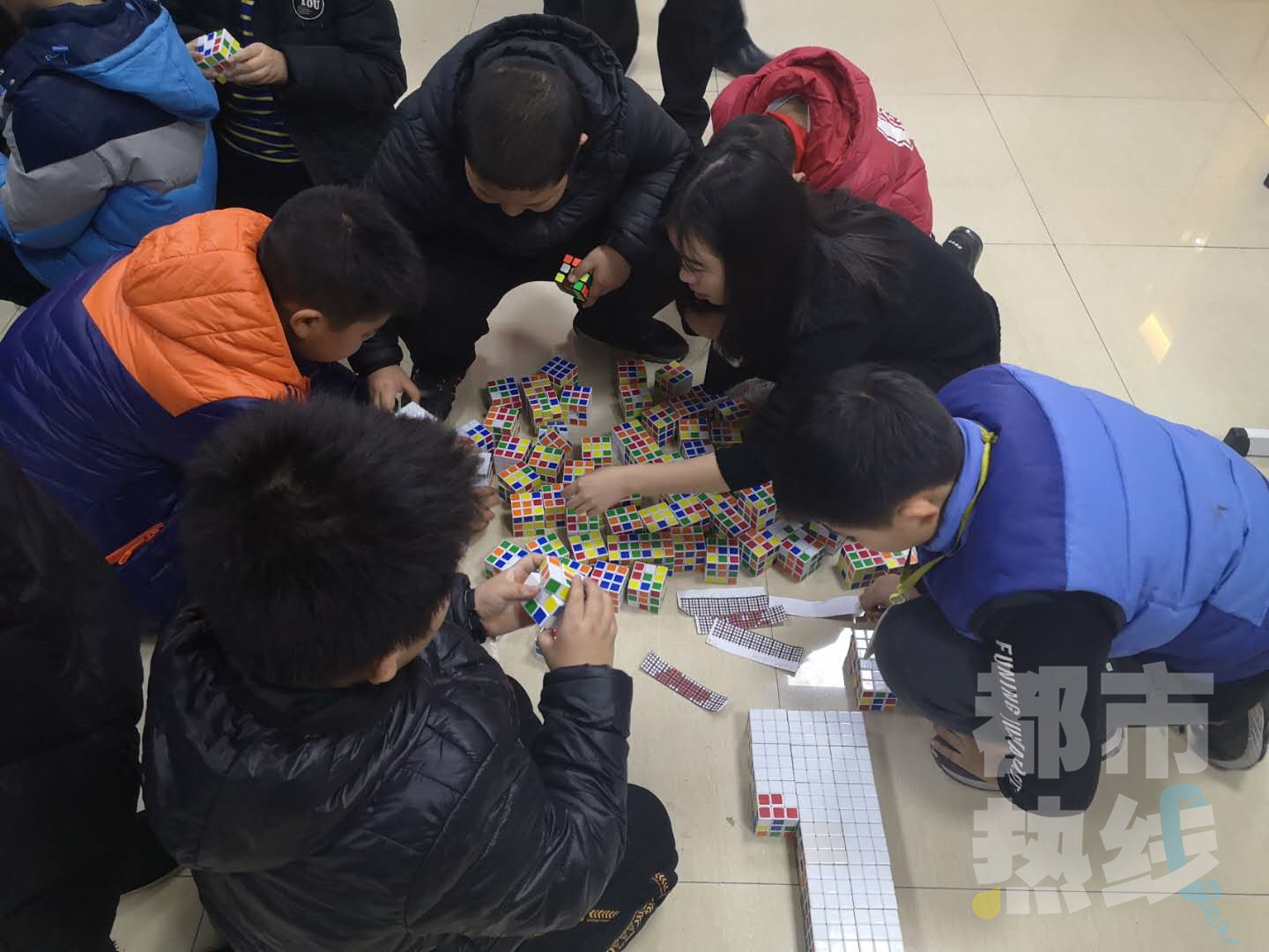 单手复原三阶魔方最快纪录,世界魔方冠军三阶魔方技巧