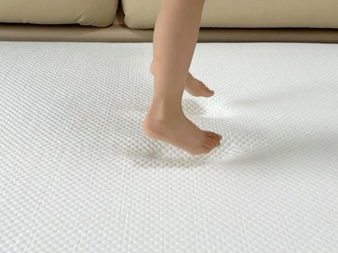 床垫的水渍怎么搞的,床垫的水很深