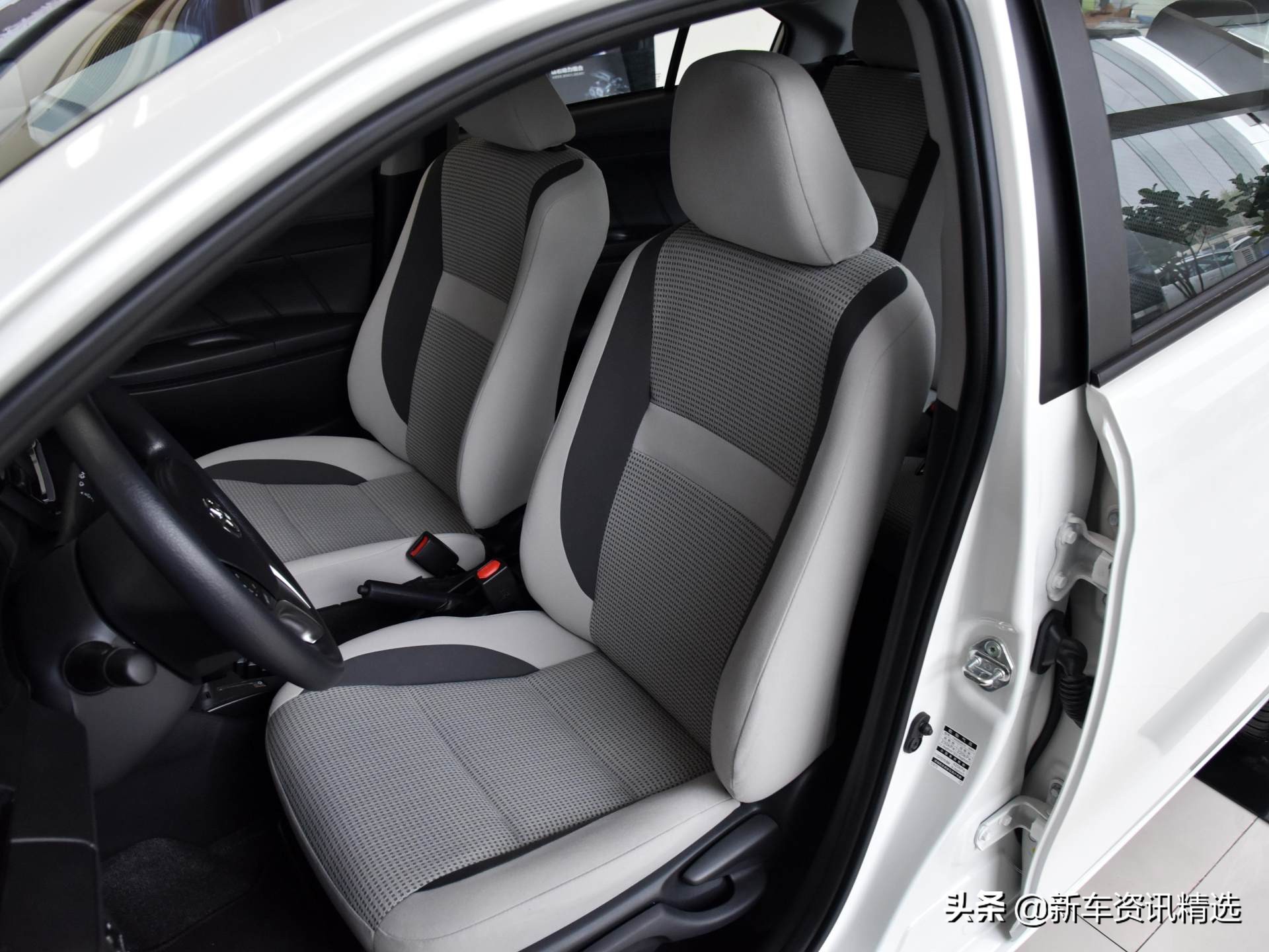 十万左右性价比高的车威驰,三厢威驰车图片及报价