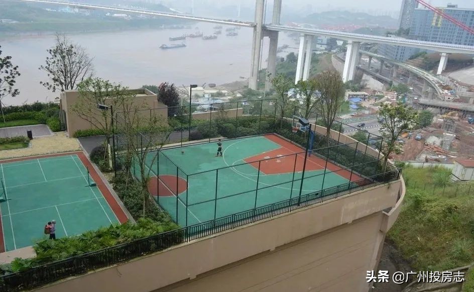 商品房顶楼漏水找哪个部门解决,商品房顶楼漏水如何彻底解决