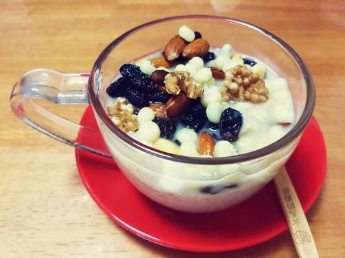 戴牙套期间长蛀牙了怎么办,戴了牙套矫正牙齿要注意什么