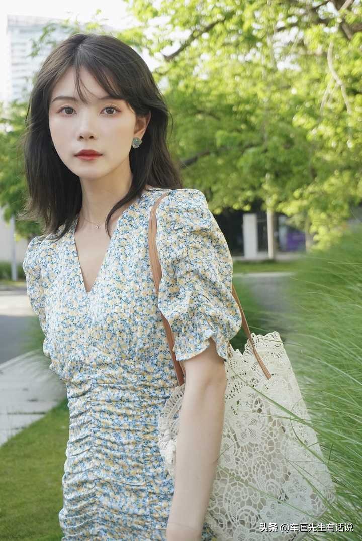 喜欢穿裙子的女人温柔吗,有品位女人喜欢穿连衣裙