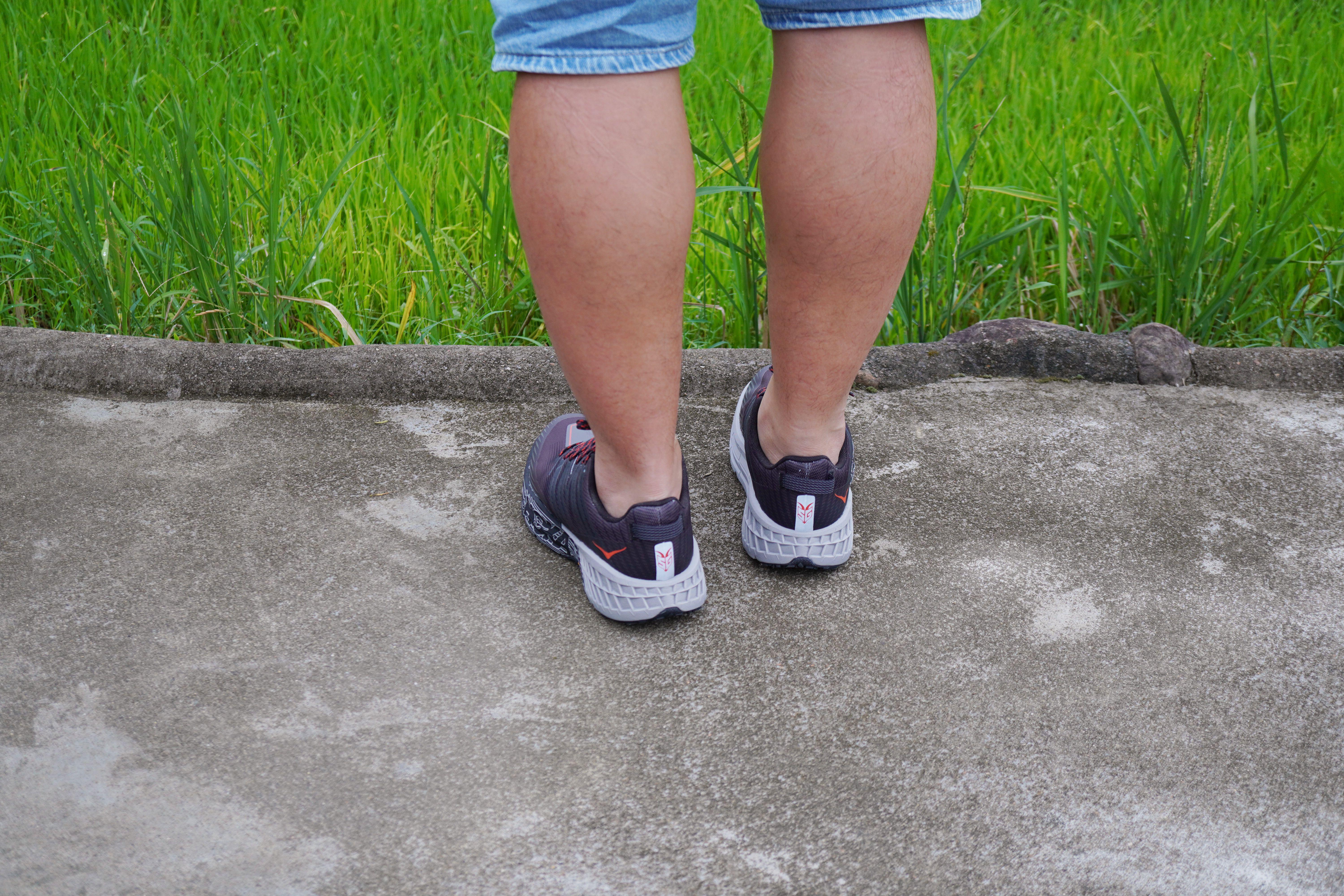 飞速羚羊4跑鞋祥云版,飞速羚羊4代跑鞋适合公路跑吗