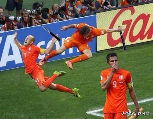 56场50球！他和“神仙球专家”相比，谁的巅峰期水平更高？