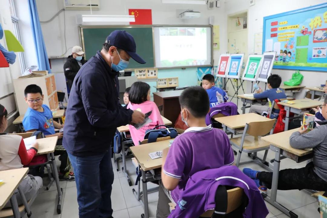 理论实践共学习,理论学习做到三个结合