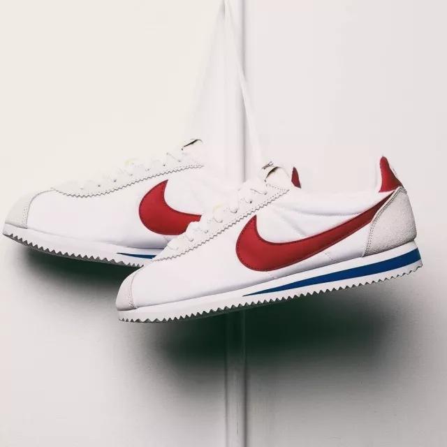 穿不了高跟鞋穿裙子搭配什么鞋,穿不了高跟穿不了裙子