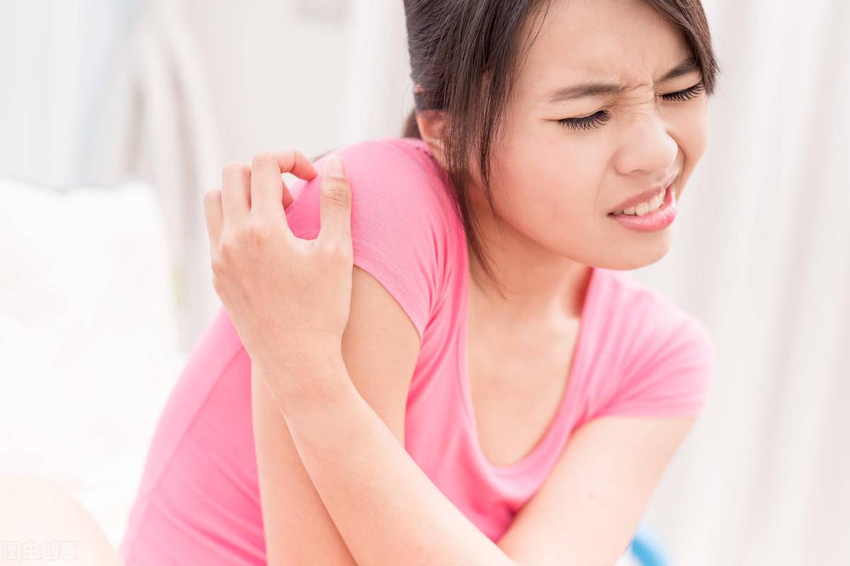 身上起了风疙瘩又痒又肿,全身上下有风团疙瘩而且特别痒