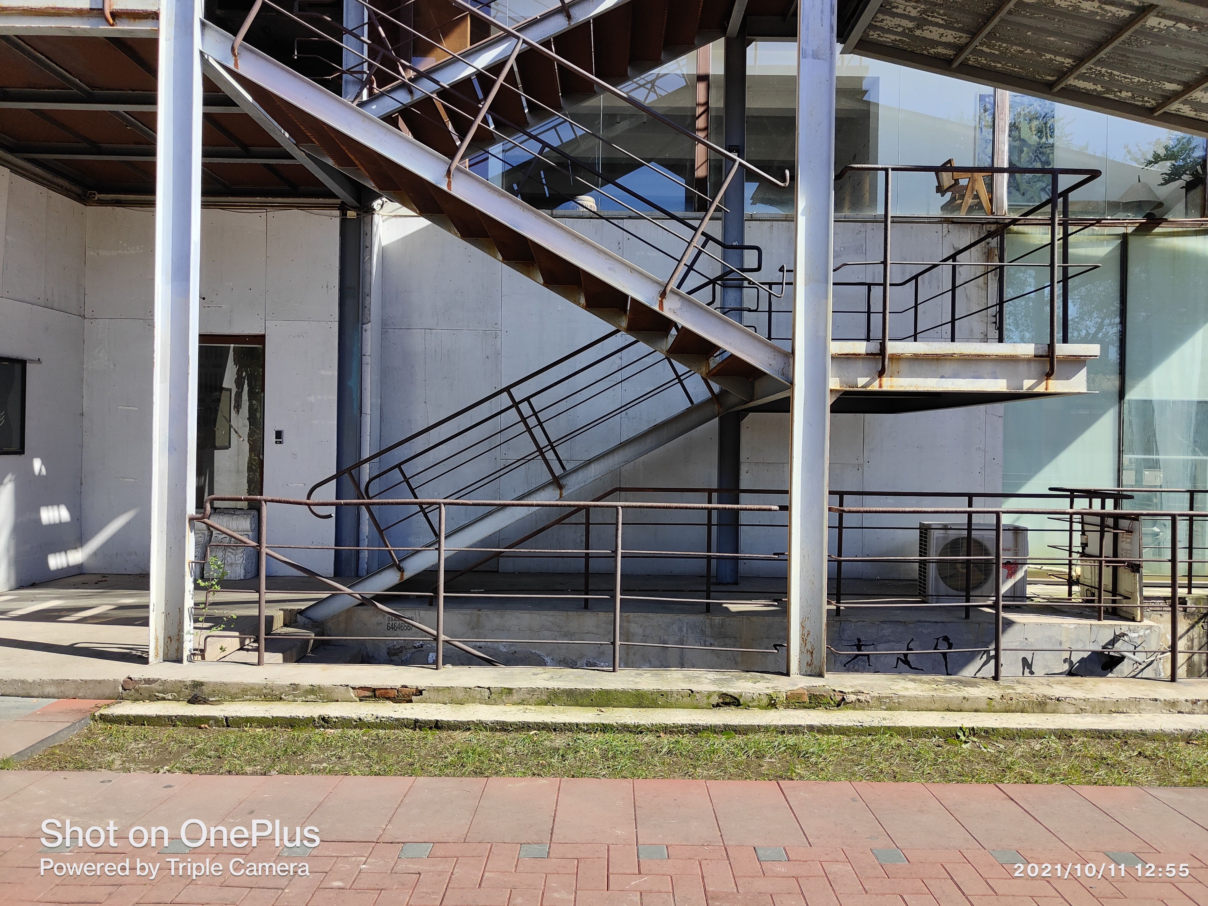 一加9RT体验:用上全新E4直屏和ColorOS12,直屏*党**的新选择?