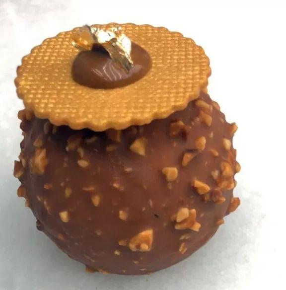 巴舒尔,海拉尔费列罗