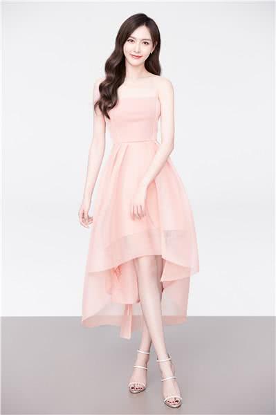 吃瓜日报丨女星拍吻戏拍到缺氧?王菲女儿被迫炫富?郭麒麟被质疑