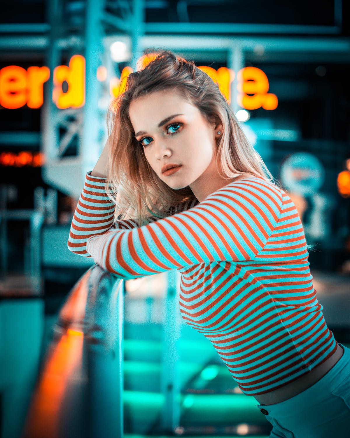 男友被陌生女人搭讪,被已婚的男人疯狂追求怎么办