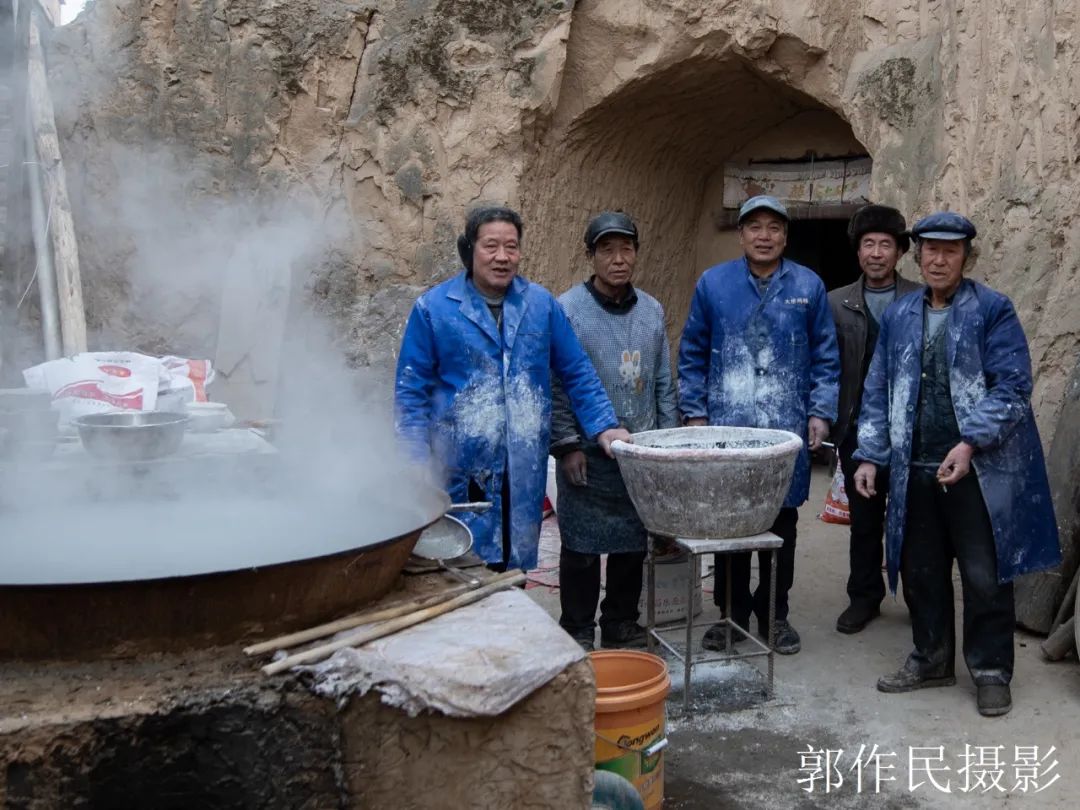 山东漏粉条的过程视频,漏瓢式粉条制作技术视频