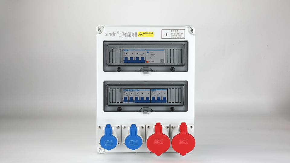 什么是工业用插座配电箱,什么是工业插座