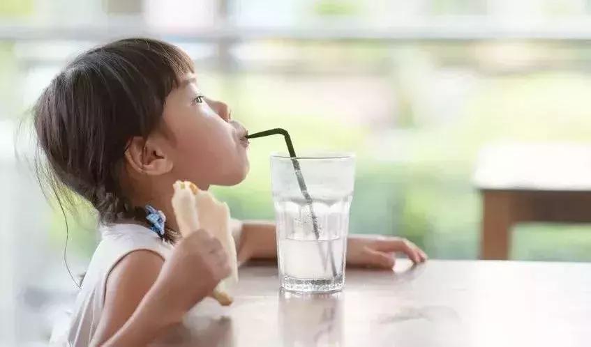 小孩吃冰棍会积食吗,儿童吃了冰棍伤脾胃怎么解决
