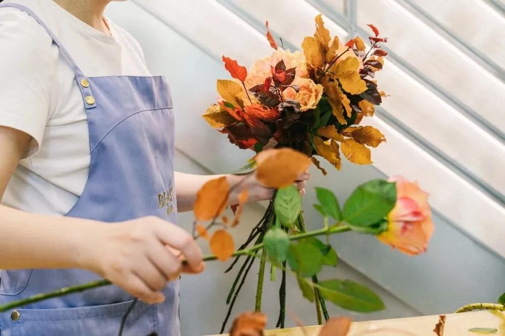 prada跟nike联名海报,pradanike合作款