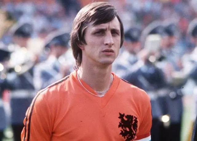 足球教父克鲁伊夫纪录片,足球巨匠克鲁伊夫