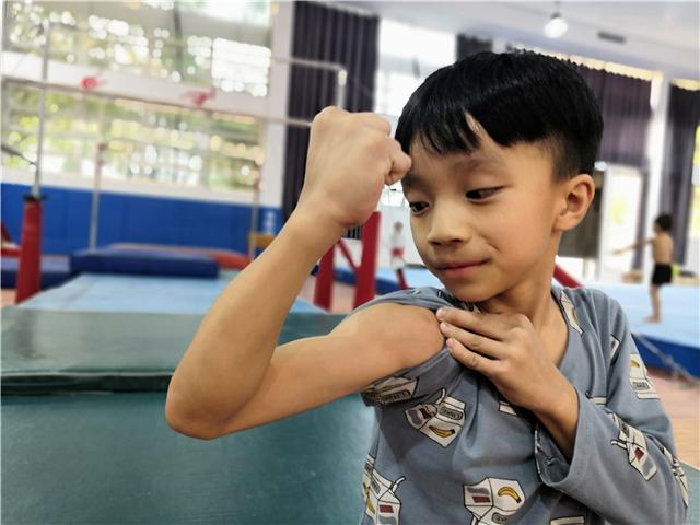 “月亮山”里闯出的冠军梦