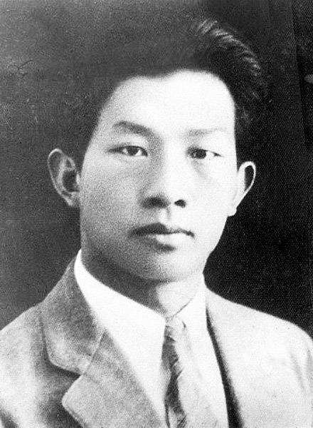 没想到十多年来初恋一直在等他,和初恋十年后见面初恋一直在等他