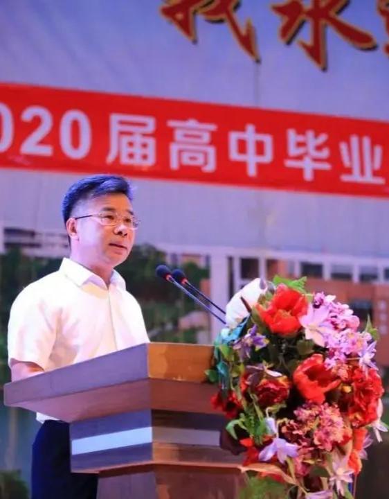 2022年东莞中学松山湖学校喜报,松山湖莞中2022重本率