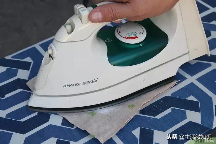 学会这两个方法，让熨斗光洁如新！
