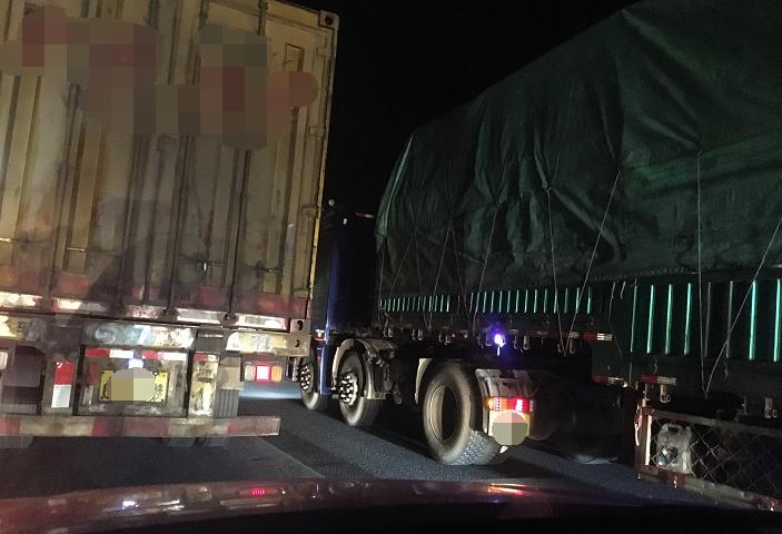 高速出现刮蹭怎么办,高速发生刮蹭大车跑了怎么办