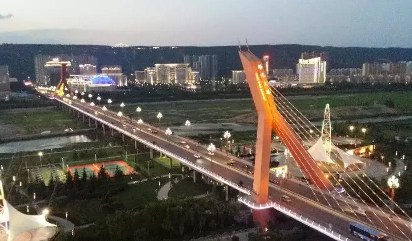 要不要离开家乡去外面的国企上班,要不要离开家去远方工作