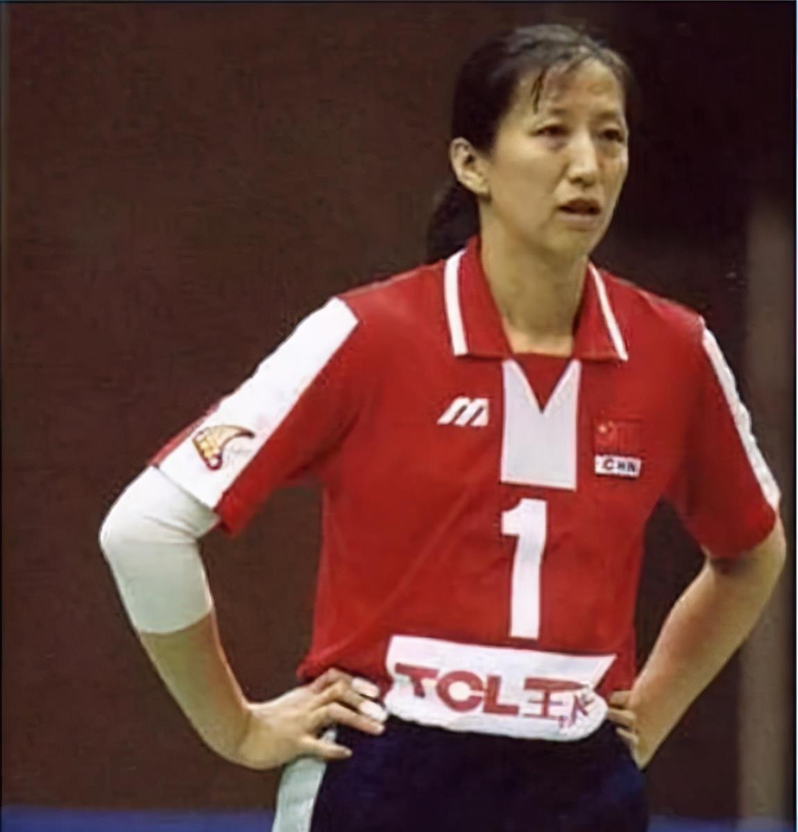 谁会替代郎平成为中国女排主教练,两大女排功勋老将回归助力郎平